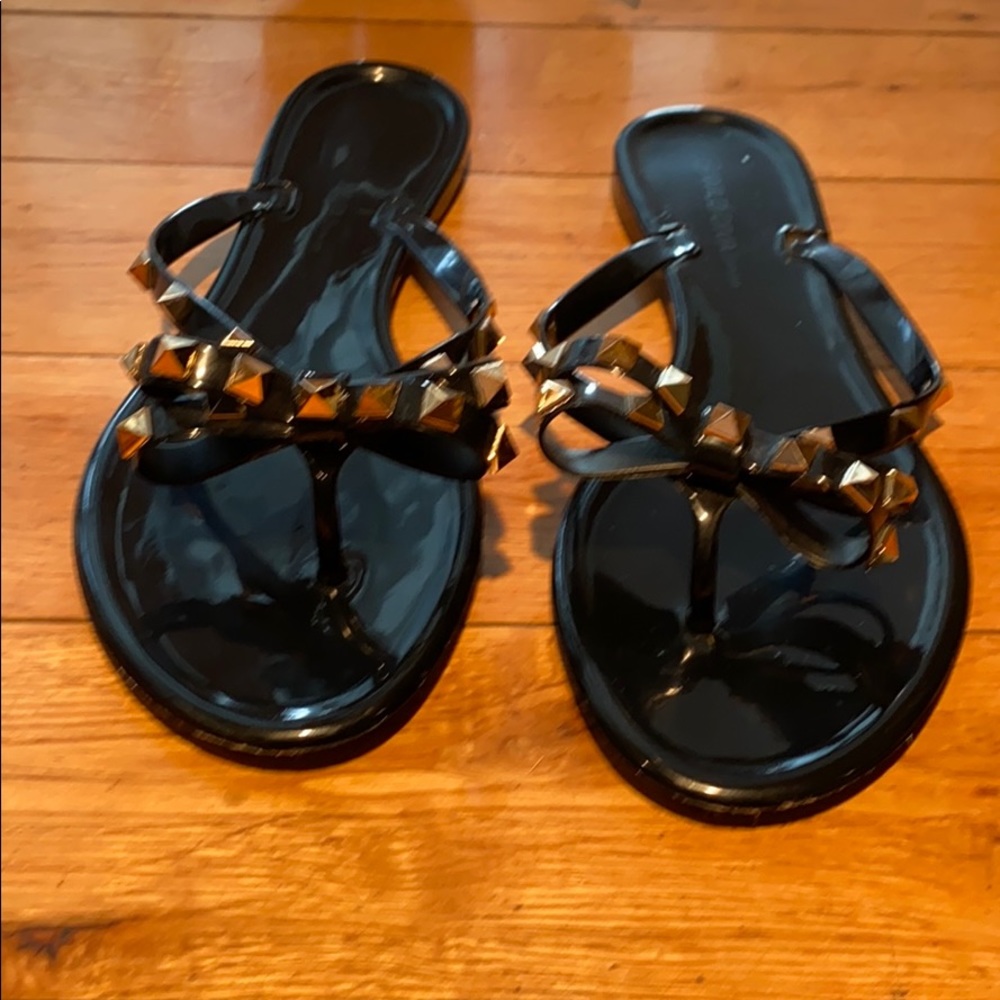 Black sandals